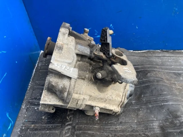 Картер МКПП для Skoda Octavia A5 на фотографиях