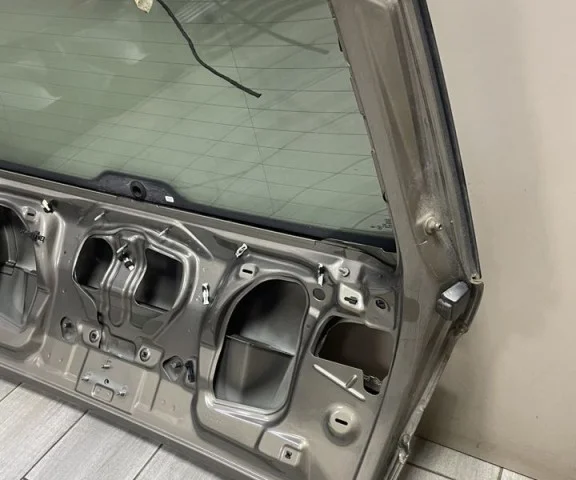 Крышка багажника для Audi A4 B7 Avant 2004-2008 на фотографиях