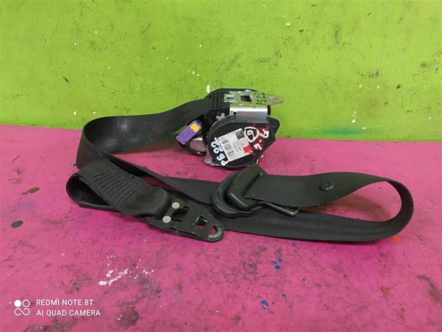 Ремень безопасности передний правый для Audi A4 B7 Avant 2004-2008 на фотографиях