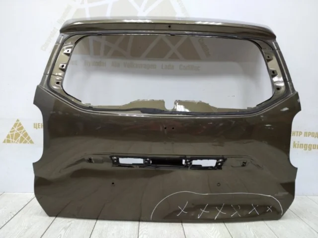 Крышка багажника для Renault Duster HM 2020+ на фотографиях