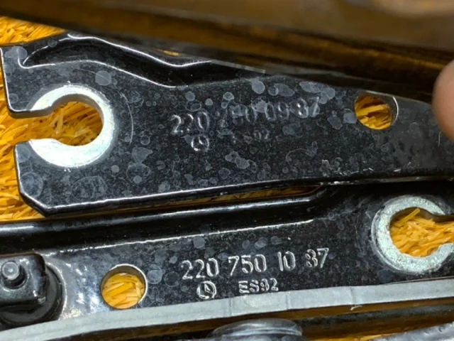 Петля багажника правая для Mercedes-Benz S class W220 1998-2005 на фотографиях