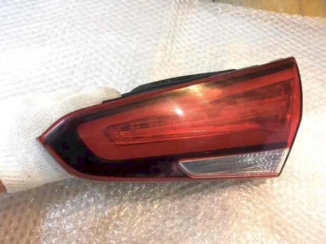 Фонарь внутренний правый для Kia Cerato YD 2016-2020 rest. на фотографиях