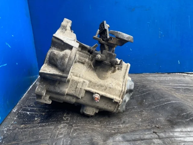 Картер МКПП для Skoda Octavia A5 на фотографиях