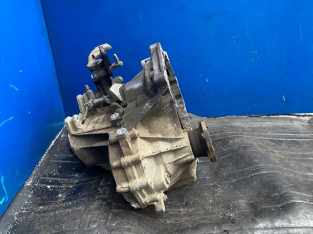 Картер МКПП для Skoda Octavia A5 на фотографиях