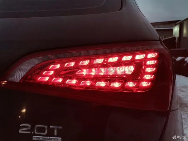 Фонарь внутренний правый для Audi Q5 8R 2008-2016 на фотографиях