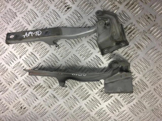 Петля капота правая для Suzuki Grand Vitara 2005-2014 на фотографиях