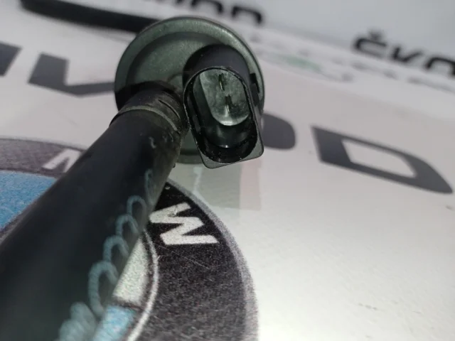 Электромагнитный клапан АКПП для Volkswagen Golf V (1K1) 2003-2008 на фотографиях