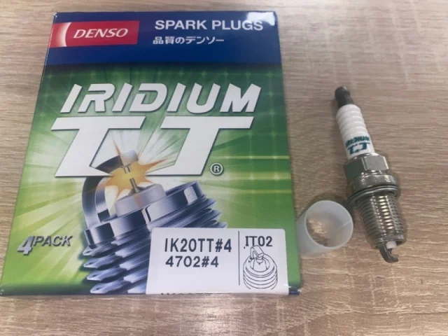 Свеча зажигания для Mitsubishi Outlander III GF0W 2012-2016 на фотографиях