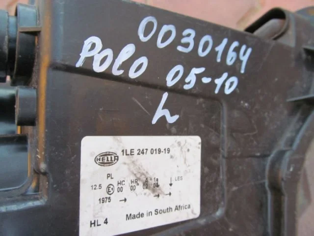 Фара правая для Volkswagen Polo IV (9N3) 2005-2009 на фотографиях