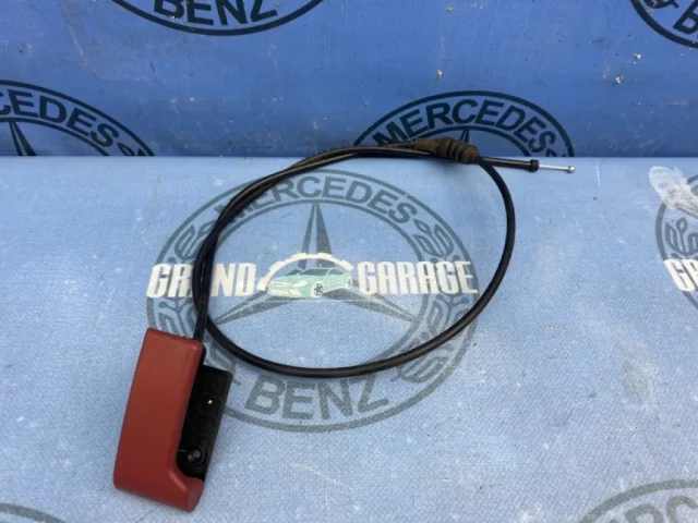 Трос замка капота для Mercedes-Benz C class CL203 2000-2008 на фотографиях