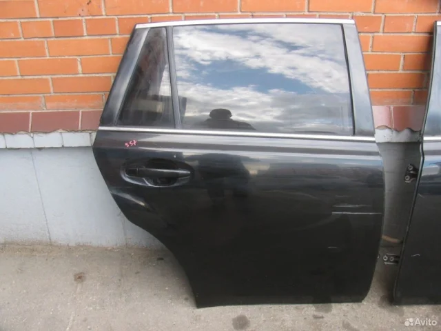 Двери для Subaru Legacy Универсал BR/B14 2009-2015 на фотографиях