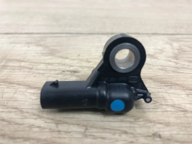 Датчик лобового удара для Audi A4 B9 2015+ на фотографиях