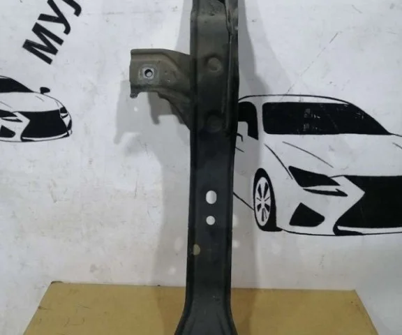 Кронштейн замка капота для Toyota RAV4 XA40 rest 2015-2019 на фотографиях