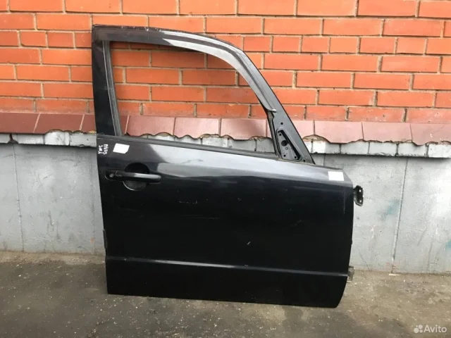 Дверь передняя правая для Suzuki SX4 2006-2009 на фотографиях