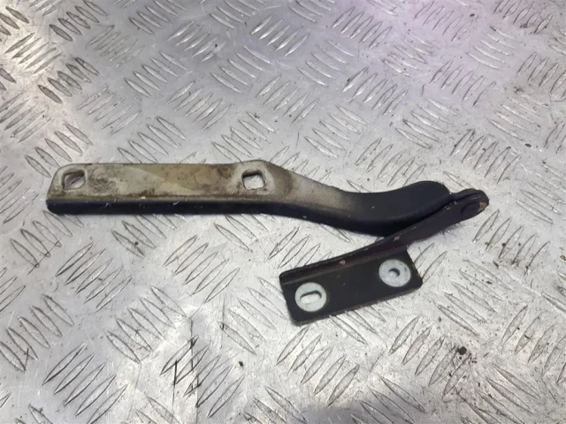 Петля капота левая для Peugeot Partner Фургон 2015+ на фотографиях