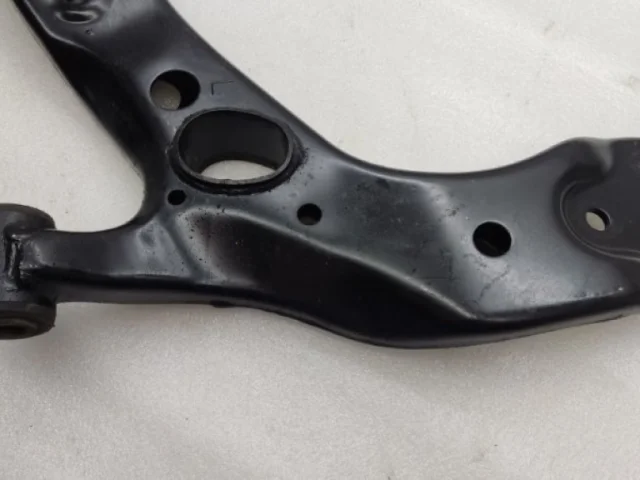 Рычаг передний левый нижний для Toyota RAV4 XA40 rest 2015-2019 на фотографиях