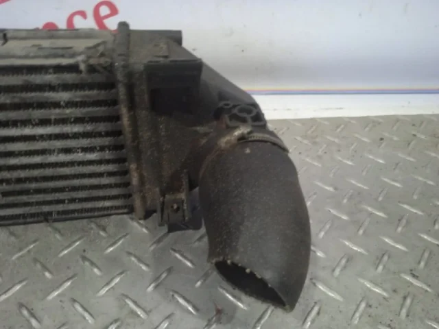 Радиатор интеркулера для Ford Galaxy CD340 2006-2015 на фотографиях