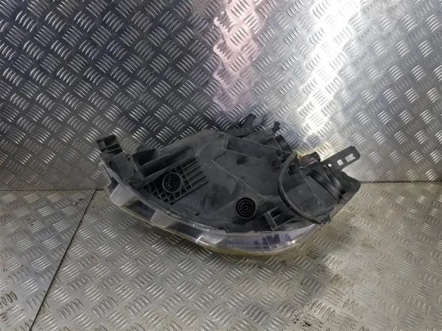 Фара правая для Peugeot Partner Фургон 2008-2015 на фотографиях