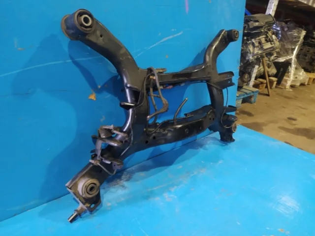 Задняя балка для Nissan Teana J31 2003-2007 на фотографиях