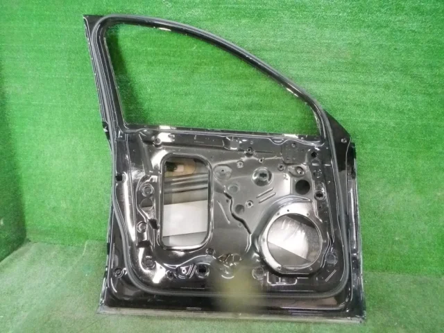 Двери для Porsche Macan 95B 2014-2023 на фотографиях