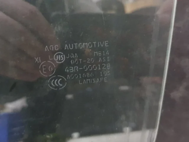 Стекла и зеркала для Infiniti QX 80 2013-2022 на фотографиях