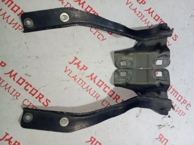 Петля капота правая для Nissan Qashqai J10 2006-2013 на фотографиях