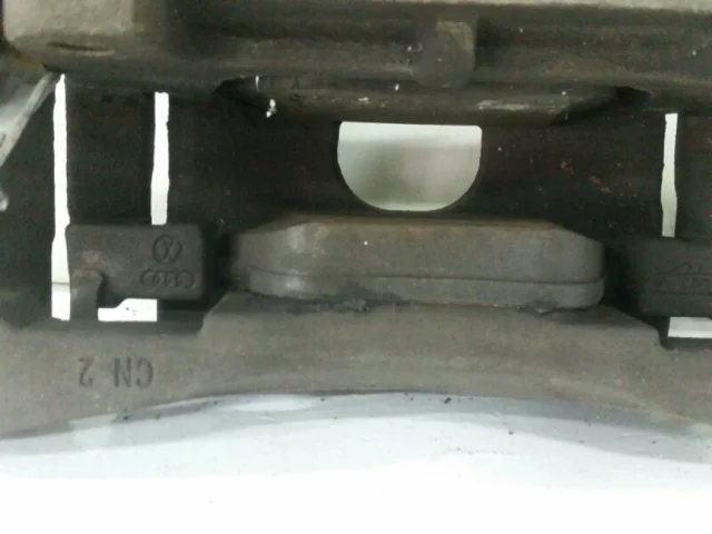 Суппорт передний левый для Audi A6 C6 Avant 2004-2011 на фотографиях