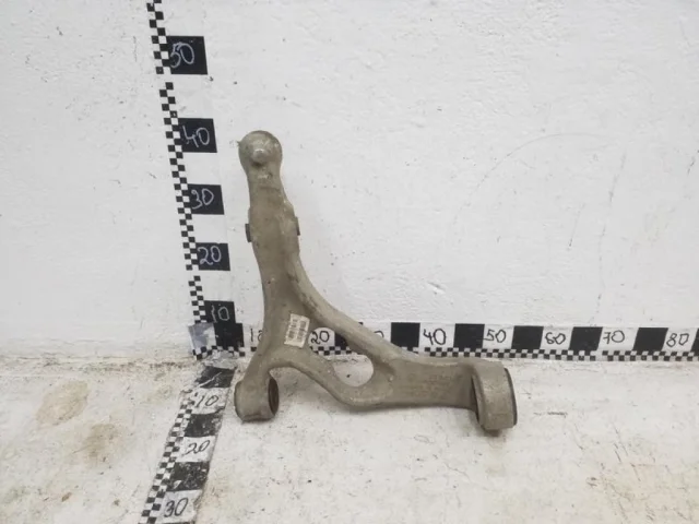 Рычаг передний правый нижний для Volkswagen Touareg II (7P5) 2010-2014 на фотографиях