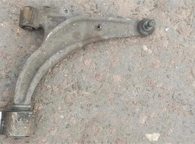 Рычаг передний правый нижний для Opel Astra J Седан 2011-2017 на фотографиях