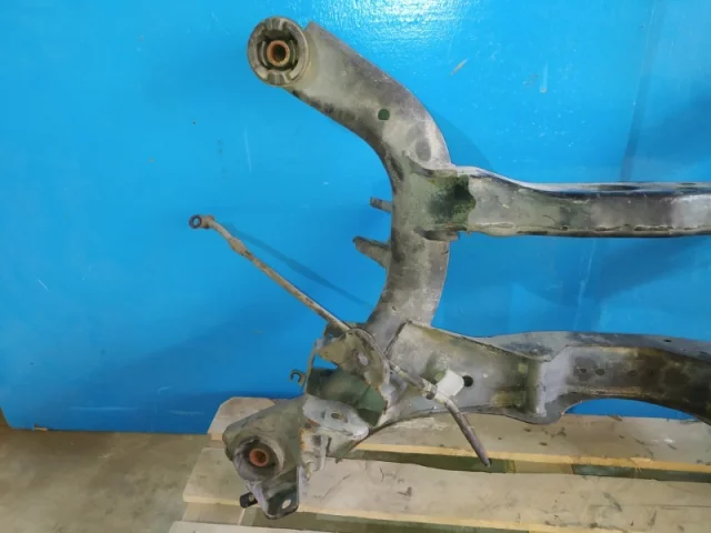 Задний подрамник для Nissan Teana J31 2003-2007 на фотографиях