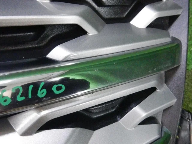 Решетка радиатора для Ford Explorer U502 rest 2014-2019 на фотографиях