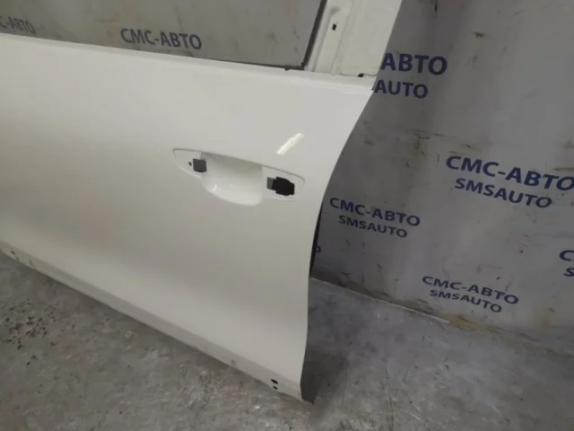 Накладка на дверь передняя левая для Volkswagen Touareg II (7P5) 2010-2014 на фотографиях