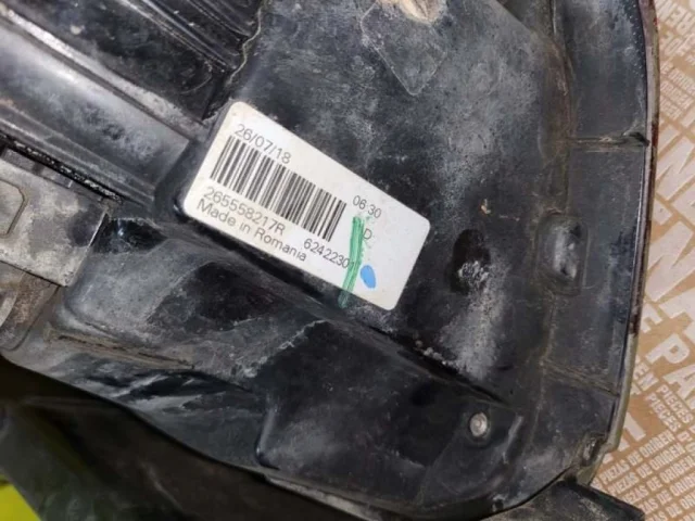 Фонарь левый для Renault Duster HM 2020+ на фотографиях