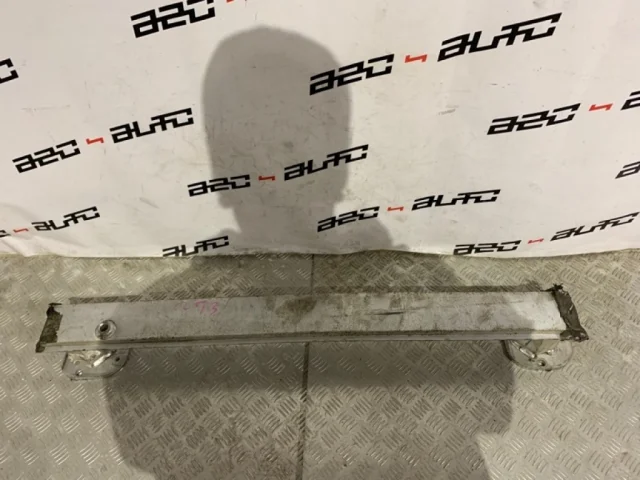 Усилитель заднего бампера для Citroen DS4 2011-2016 на фотографиях