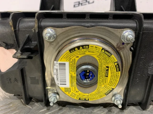 Подушка безопасности пассажира для Citroen C4 Седан 2010-2016 на фотографиях