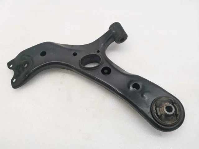 Рычаг передний левый нижний для Toyota RAV4 XA40 rest 2015-2019 на фотографиях