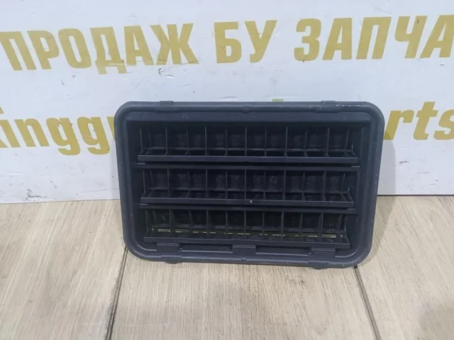 Решетка вентиляционная левая для BMW 5er Е39 1995-2003 на фотографиях