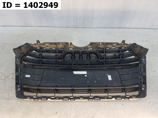 Решетка радиатора для Audi A4 B9 Avant 2015+ на фотографиях