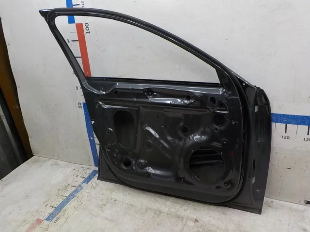 Дверь передняя левая для Audi A4 B9 2015+ на фотографиях