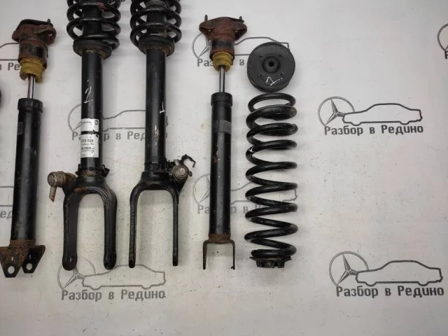 Амортизатор кабины горизонтальный передний правый для Mercedes-Benz M class W164 2005-2011 на фотографиях