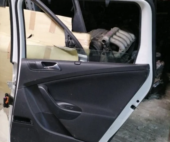 Дверь задняя правая для Volkswagen Passat Variant (B6, Typ 3C) 2004-2010 на фотографиях