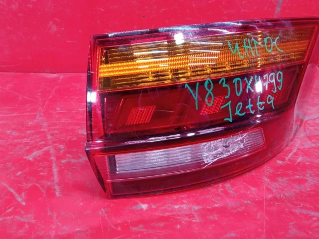 Фонарь левый для Volkswagen Jetta 7 2020+ на фотографиях