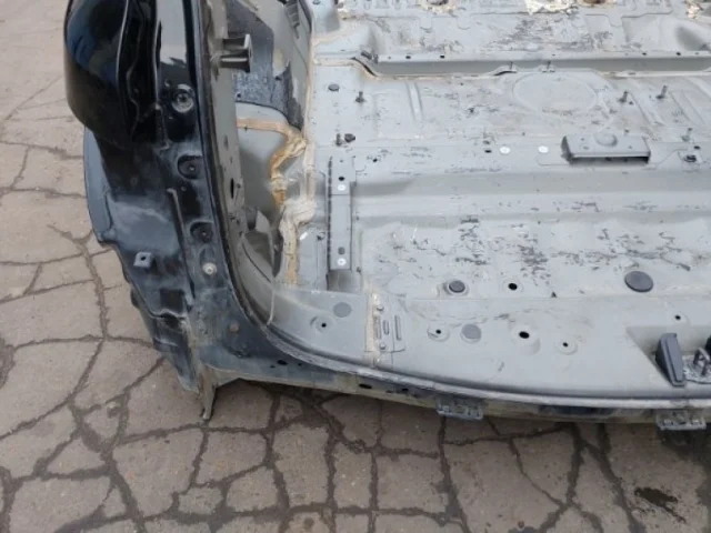 Крылья для Infiniti QX 56 2010-2014 на фотографиях