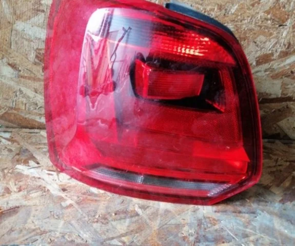 Фары для Volkswagen Polo V (6R) 2009-2014 на фотографиях