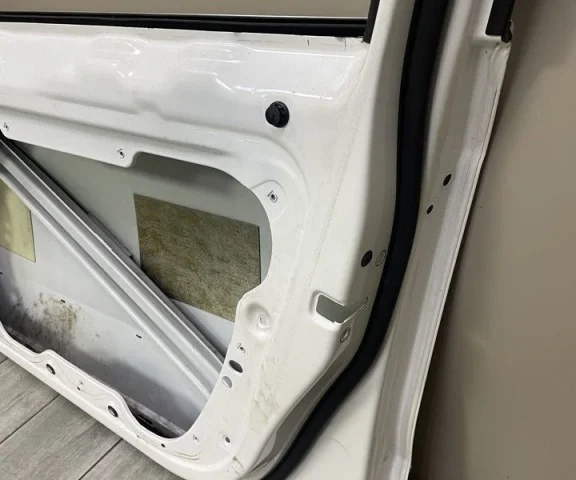 Дверь передняя правая для Volkswagen Passat Variant (B6, Typ 3C) 2004-2010 на фотографиях