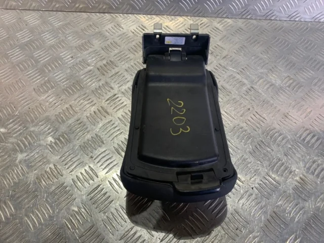 Крышка подлокотника для Citroen C4 Хэтчбек 2010-2016 на фотографиях