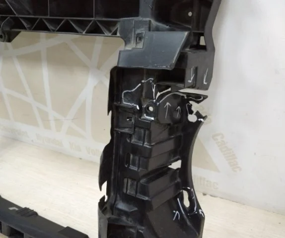 Панель радиатора (телевизор) для Volkswagen Caddy IV (2K) 2015-2020 на фотографиях