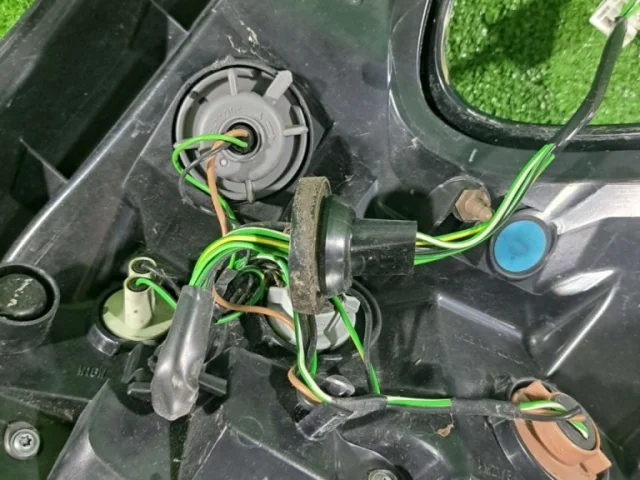 Фонарь левый для Nissan Juke YF15 JDM 2010-2014 на фотографиях