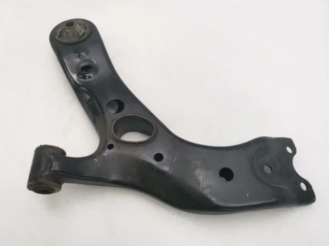 Рычаг передний левый нижний для Toyota RAV4 XA40 rest 2015-2019 на фотографиях