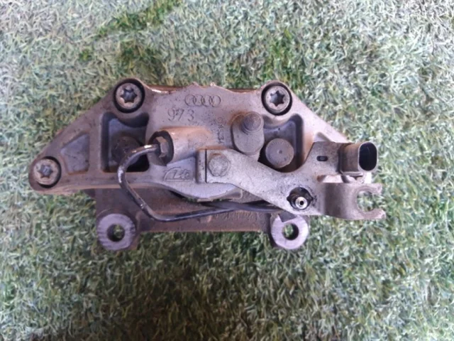 Суппорт передний левый для Audi A6 C6 Avant 2004-2011 на фотографиях